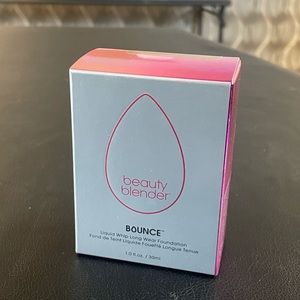 Sealed / Beauty Blender Bounce Liquid Whip Long Wear Foundation / 4.10C TanSuede